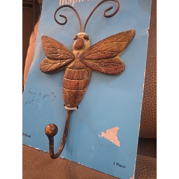 Queen Honey Bee Detail Cast Metal Artisan Large 8” Coat Towel Wall Hook - Picture 5 of 5